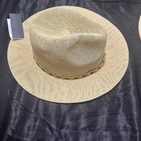 Ladies hat - Picture 2 of 2